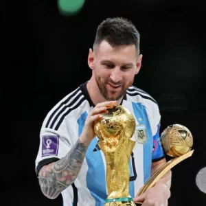 ম্যাজিশিয়ান মেসির জন্মদিন আজ পঞ্চম