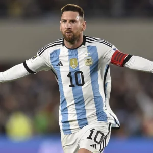 আর্জেন্টিনার ক্যাম্পে যোগ দিলেন মেসি