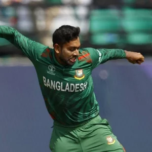 মির্জ পিএসএল খেলতে নোক পেয়েছে