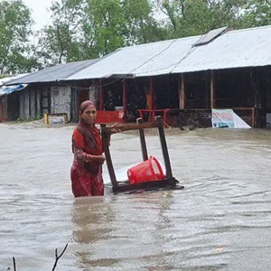 পাথরঘাটার ২০ গ্রাম প্লাবিত, বিধ্বস্ত ৫ হাজার ঘরবাড়ি