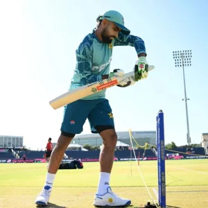 টস জিতে ব্যাট করেছে পাকিস্তান