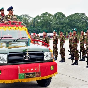 চট্টগ্রাম সেনানিবাসে সেনাবাহিনী প্রধানকে বিদায়ী সংবর্ধনা