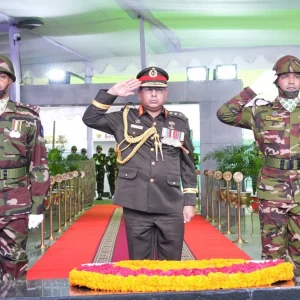 বঙ্গবন্ধুর প্রতিকৃতি, শিখা অনির্বাণ-স্মৃতিসৌধে নতুন সেনাপ্রধানের শ্রদ্ধা