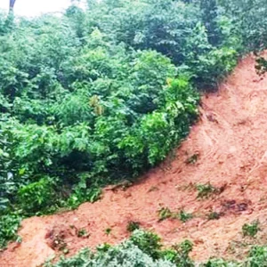 কক্সবাজারে পাহাড় ধসে নারী-শিশুর মৃত্যু, তলিয়েছে পর্যটন জোন-নিম্নাঞ্চল