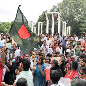 শহীদ মিনারে জনসমুদ্র