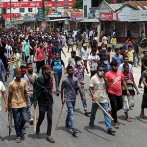 বগুড়ার শেরপুরে আহত শতাধিক, গুলিবিদ্ধ ৩০