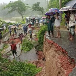 ঢাকাসহ ৫ বিভাগে ভারী বৃষ্টির আভাস, চট্টগ্রামে ভূমিধসের আশঙ্কা