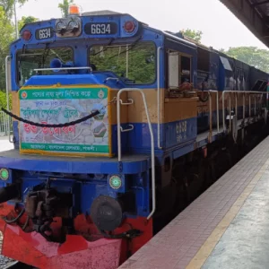 খুলনা থেকে ঢাকাগামী ‘কৃষিপণ্য স্পেশাল’ ট্রেন চলাচল শুরু