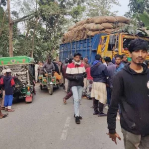 ট্রাক চাপায় নিহত ৩ মোটরসাইকেল আরোহী