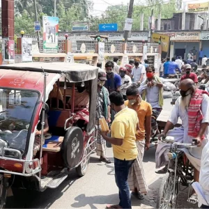 নামেই ফোর লেন, বাঘা-চারঘাটের পথে পথে দুর্ভোগ