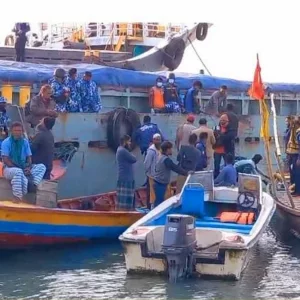 জাহাজে সাত খুনের ঘটনায় অনির্দিষ্টকালের কর্মবিরতিতে নৌযান শ্রমিকরা