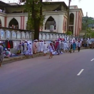 কাকরাইল মসজিদে কার্যক্রম চালাতে পারবেন না সাদপন্থিরা