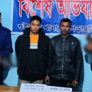 খাগড়াছড়িতে অস্ত্রসহ জেএসএসের দুই কর্মী আটক