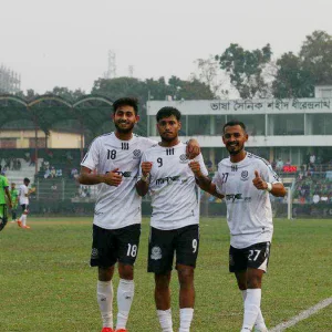 মুহাম্মদী, তাঁর ভাই এবং রহমাতগঞ্জ কোমিলাতে জিতেছেন