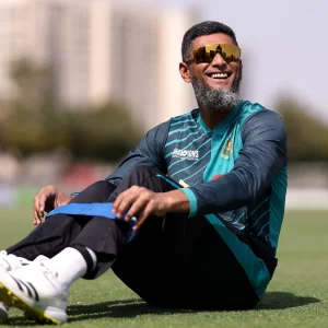“দেখে মনে হচ্ছে মাহমুদ আল্লাহ এখানে ছুটি কাটাতে এসেছেন।”