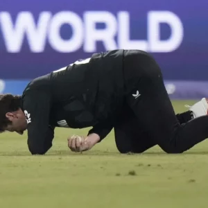 ফাইনালে হেনরি ফাইনালে নিউজিল্যান্ড