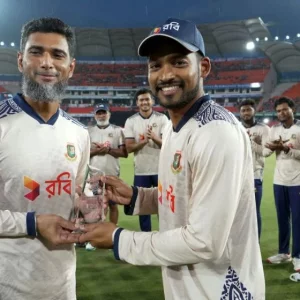 মাহমুদ আল্লাহ নিজেকে কেন্দ্রীয় চুক্তি বিসিবি থেকে সরিয়ে নিয়েছেন