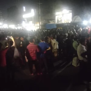 গাজীপুরে সড়ক দুর্ঘটনায় নারী শ্রমিকের মৃত্যু, রণক্ষেত্র মহাসড়ক