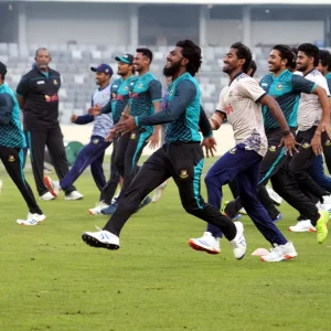 দুটি সিরিজ প্রস্তুত করা হচ্ছে, মির্বুরে লিটন ক্যাম্প