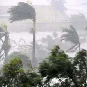 রাতে ৬০ কিমি বেগে ঝড়-বজ্রবৃষ্টি হতে পারে যেসব অঞ্চলে