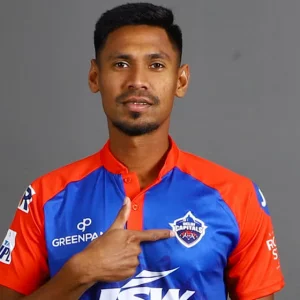 মোস্তফা আইপিএলের মাঝামাঝি সময়ে দল পেয়েছিল।