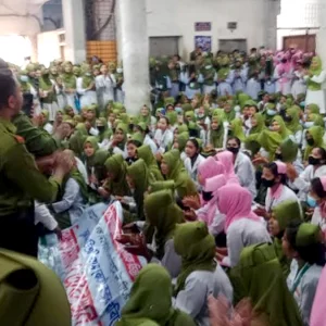 নার্সেস স্টেশন অবরুদ্ধ করে নার্সিং শিক্ষার্থীদের বিক্ষোভ