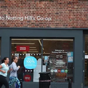 ইসরায়েলি পণ্য বর্জন করতে যাচ্ছে যুক্তরাজ্যের বৃহৎ খুচরা বিক্রয় প্রতিষ্ঠান কো-অপ