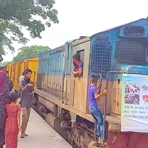 ঢাকার উদ্দেশ্যে গরু নিয়ে ইসলামপুর ছাড়লো ক্যাটল স্পেশাল ট্রেন