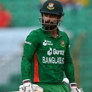 “আমরা ফিরে যাব,” লিটন সমর্থকদের বলেছিলেন। “