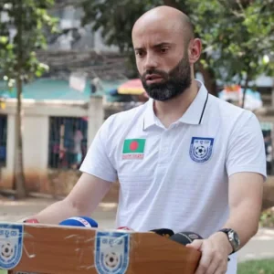 আমি সিঙ্গাপুরের কাছে হেরে যাওয়া নাগরিকদের একটি উপহার দিতে চাই: ক্যাবারাস