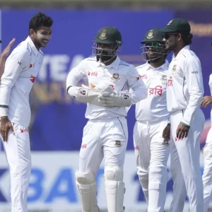 বাংলাদেশ নায়েম হাসানের আবর্তনে নেতৃত্ব পেয়েছিল