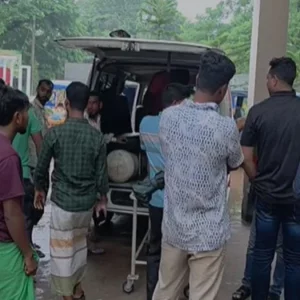 সড়কে গাছ ফেলে ডাকাতির চেষ্টা, ডাকাতসহ নিহত ২