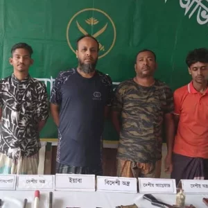 যৌথ বাহিনী অভিযানে অস্ত্র ও মাদক জব্দ, বিএনপি নেতাসহ আটক ৪