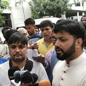 নগর ভবনে হামলাকারীদের সঙ্গে উপদেষ্টা আসিফের ঘনিষ্ঠতা রয়েছে: ইশরাক