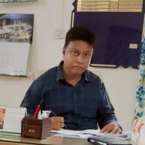 সাংবাদিককে ‘হাঁটু ভেঙে’ দেওয়ার হুমকি, সেই অধ্যক্ষ বরখাস্ত