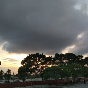 ঢাকার আকাশ থাকবে মেঘাচ্ছন্ন, হতে পারে বৃষ্টি