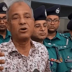 বাংলাদেশে পাচারের জন্যই ফেনসিডিল তৈরি করে ভারত: স্বরাষ্ট্র উপদেষ্টা