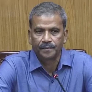 সরকারে এসে অবরুদ্ধ বোধ করছি: আসিফ নজরুল
