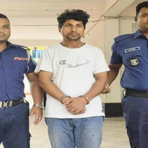 নারায়ণগঞ্জর চার ছাত্রীকে আটকে রেখে ধর্ষণ, মোহাম্মদপুর থেকে শিক্ষক গ্রেপ্তার 