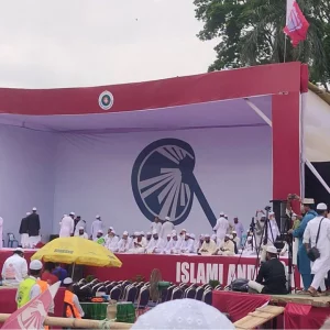 ইসলামী আন্দোলনের মহাসমাবেশ, মঞ্চ থেকে আসছে বক্তব্য, ফাঁকে ফাঁকে ইসলামি গান