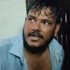 নারী শিক্ষার্থীর থেকে চাঁদা দাবি, কথিত সাংবাদিককে শিক্ষার্থীদের গণধোলাই 