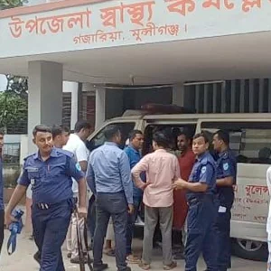 দিনদুপুরে ট্রাকে ডাকাতির চেষ্টা, গণধোলাইয়ে আটক ১