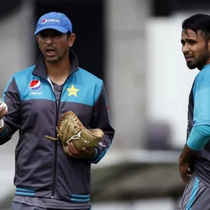 আল -আজহার মাহমুদ পাকিস্তান টেস্ট দলের কোচ