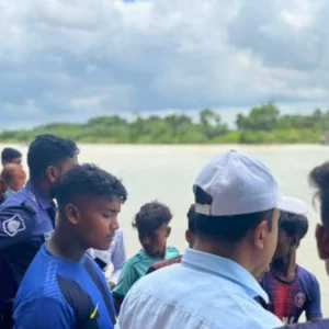 মাদরাসায় যাওয়ার পথে নৌকাডুবি, ৩ শিক্ষার্থী নিখোঁজ