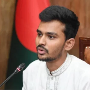 স্বরাষ্ট্র মন্ত্রণালয়ের অনাপত্তির পরই অস্ত্রের লাইসেন্স পান উপদেষ্টা আসিফ