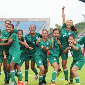 এশিয়ান কাপের মূল পর্বে যাওয়ার পথে রিতুপর্ণ বাংলাদেশের স্বামী