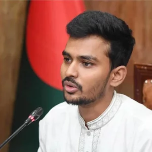 উপদেষ্টা আসিফের দু’টি অস্ত্রের লাইসেন্স কুমিল্লা থেকে ইস্যু হয়