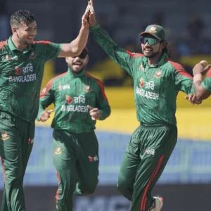 শ্রীলঙ্কার বিপক্ষে শুরুতে বাংলাদেশ চারটি অংশ নিয়েছিল