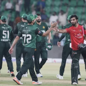 বাবর রিজওয়ান ছাড়াই বাংলাদেশ সিরিজের মাধ্যমে পাকিস্তান ঘোষণা করেছে
