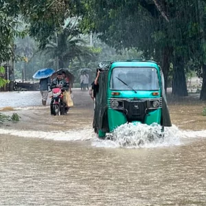 খাগড়াছড়ির নিচু এলাকা প্লাবিত, দীঘিনালা-লংগদুর সড়ক যোগাযোগ বন্ধ